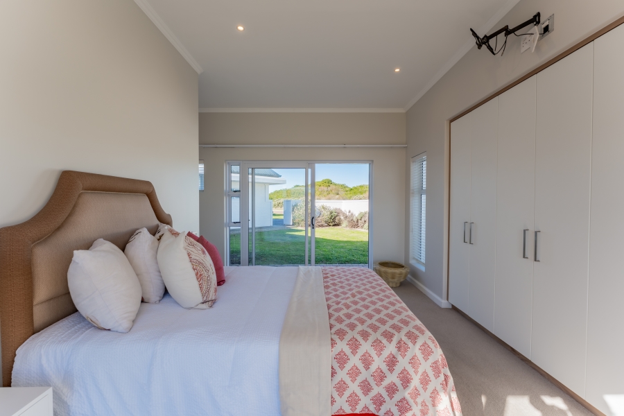To Let 4 Bedroom Property for Rent in St Francis Links Eastern Cape